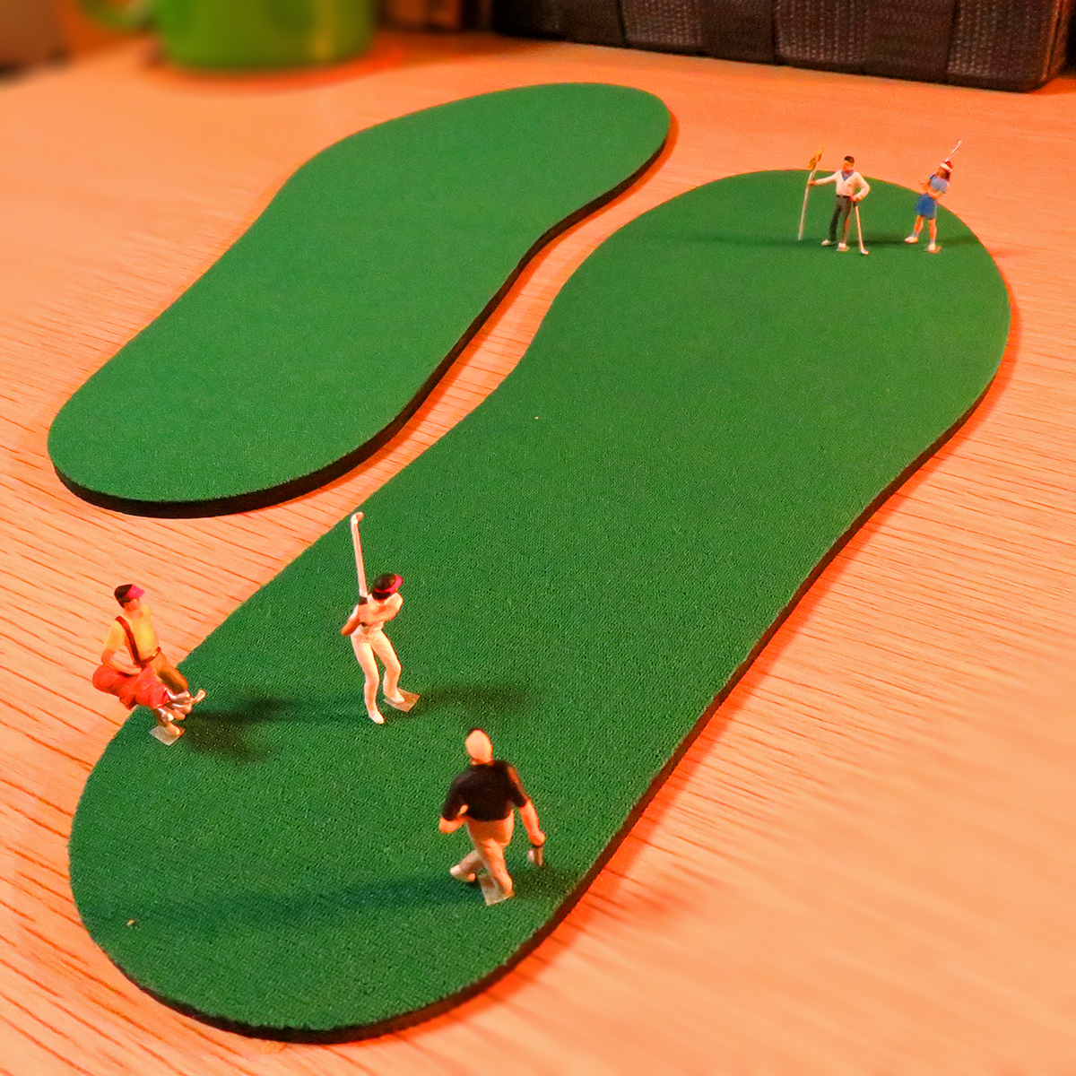 5月24日はゴルフ場記念日！インソールゴルフ場でゴルフを楽しむゴルファー